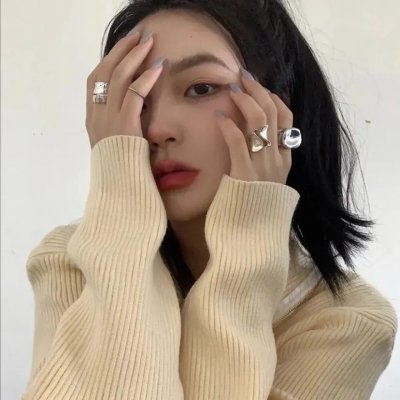 下午一点的她